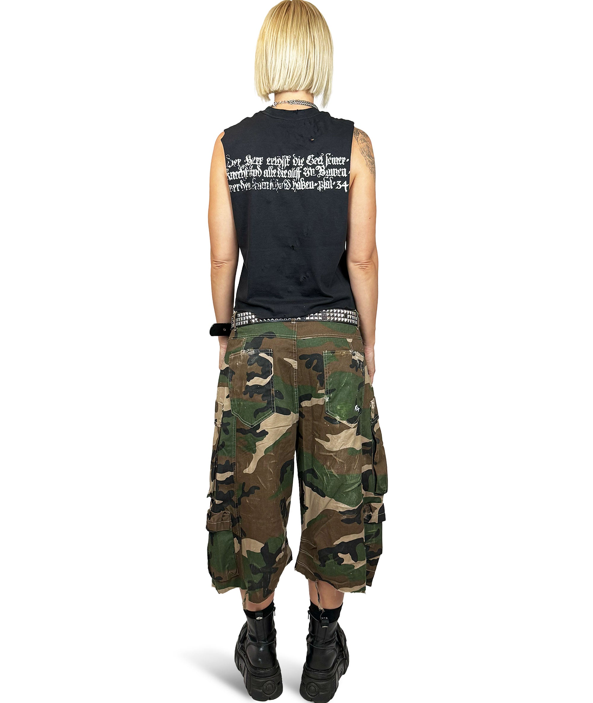 PSALM 34:23 - DISTRESSED TANKTOP | UNISEX