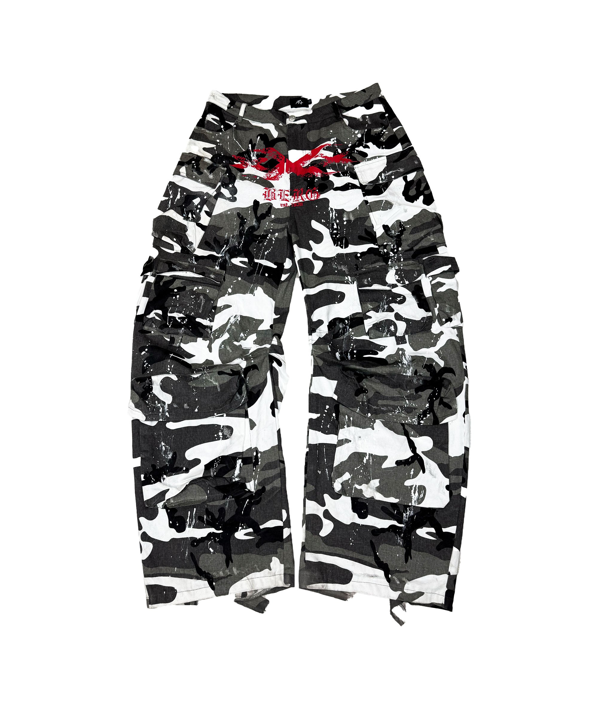 oversized_camo_pants_black_white