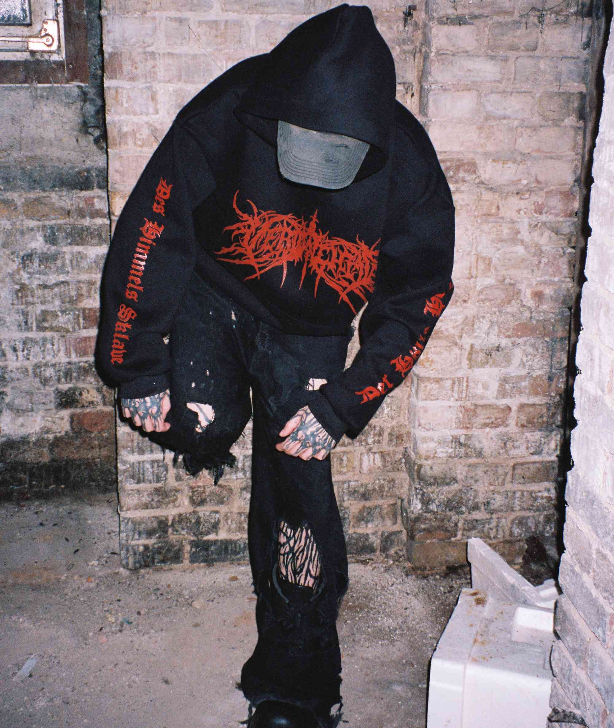 Me(n)tal Hoodie Black underground