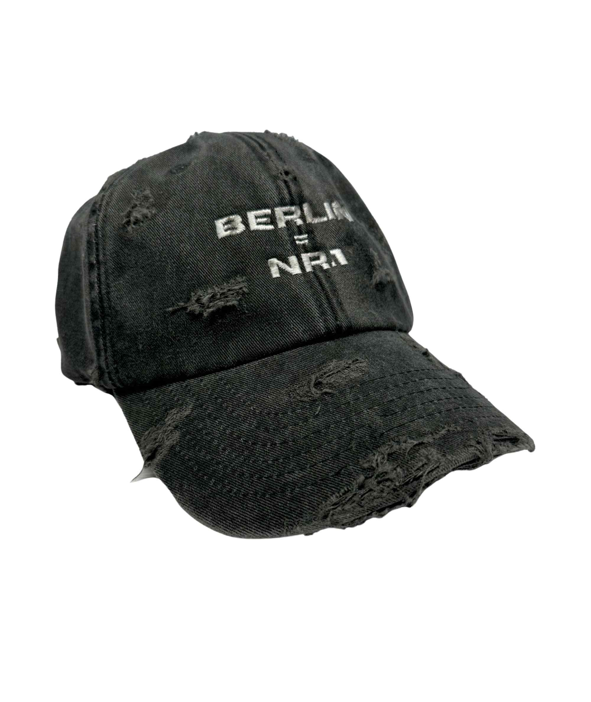 "BERLIN = NR.1" - CAP - DISTRESSED, STONE WASHED - BLACK
